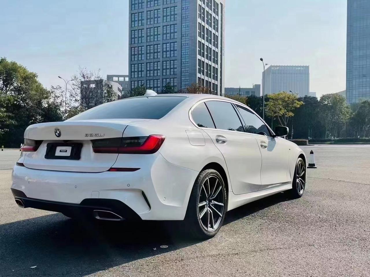 新上:21款20年上牌宝马325lim运动,原版 公里数8千