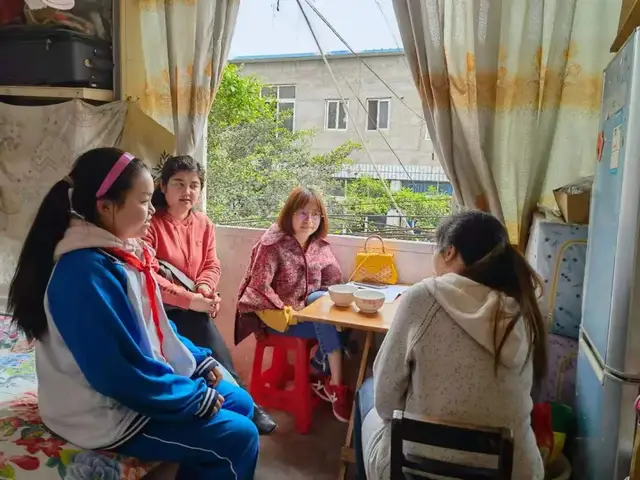 青春为祖国绽放·献礼建党百年—新兴小学青年教师家访活动