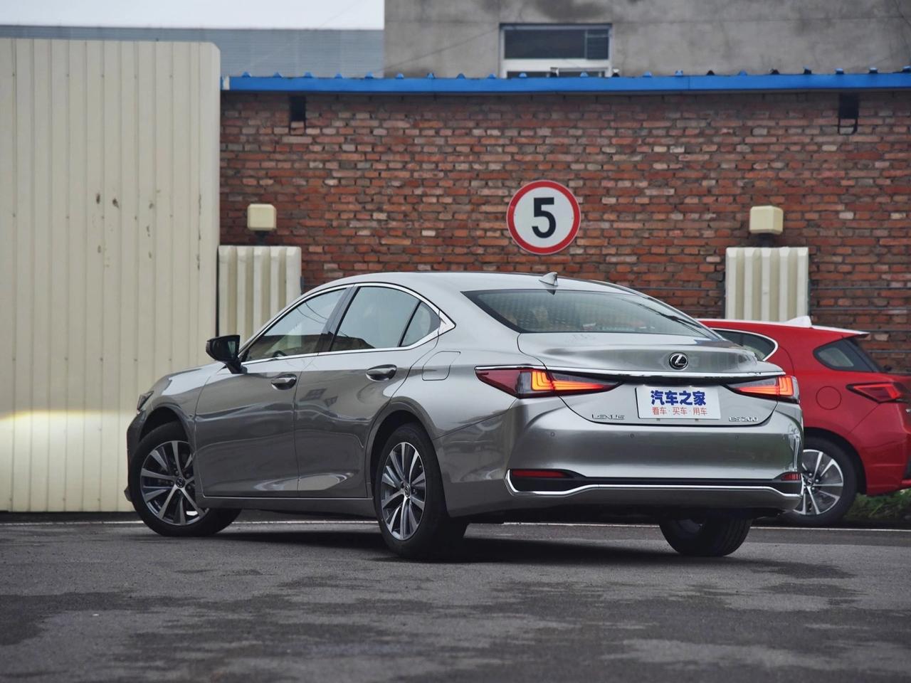 99秒雷克萨斯es200一台 开空调加多一秒自尊格段子鼻祖潇洒优雅小羊kq