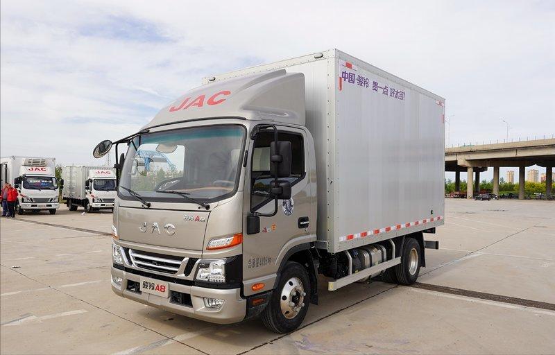 江淮#骏铃a8载货车,全新的运输内涵!颜值先锋:铂金,心悦