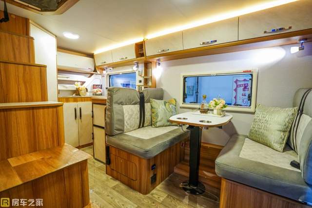 开着loft去旅行卓美亚卓越x2升顶房车新体验