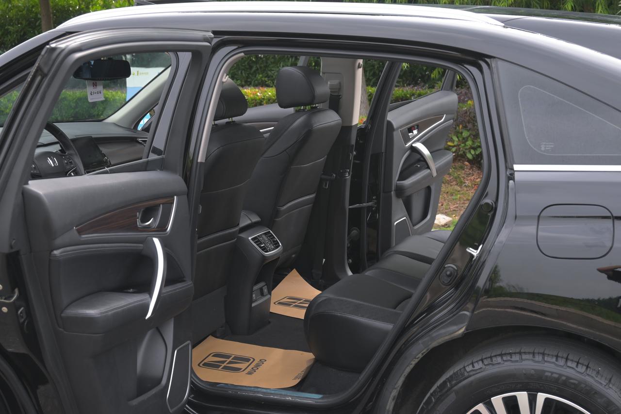 本田冠道(也包括urv)的后排空间,真是刷新了我对后排空间的