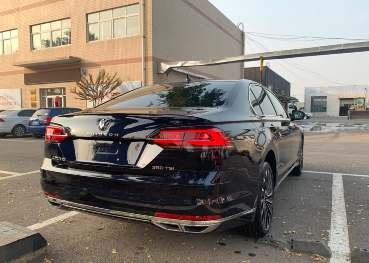 今天陪朋友去看了看2020款辉昂 这做工真比我那台洗浴王凯迪