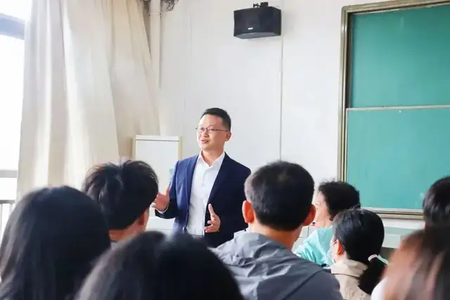 新闻|武汉晴川学院与金蝶举行校企合作签约暨高品质就业班开班仪式！-科记汇