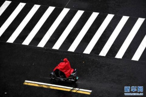 晚报|中方支持日成功办奥运 河南暴雨为什么这么强