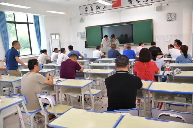 百年荣光沐党恩 不负时代创辉煌——记湘钢一中教育集团2021年上学期期末教职工大会暨民主测评会