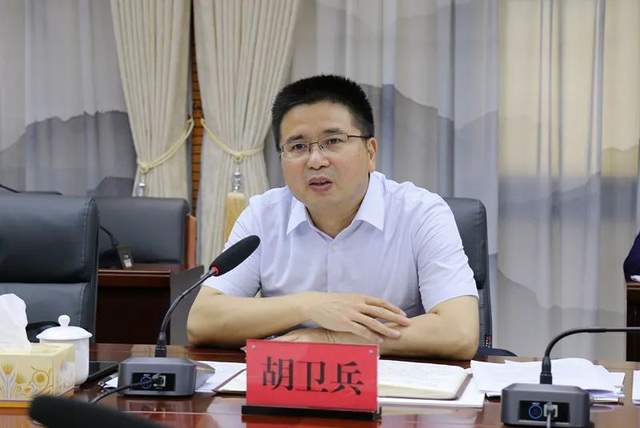 胡卫兵赴交发集团开展“我为群众办实事”实践活动暖心走访调研