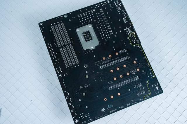 铭瑄Z590电竞之心，性能稳定，性价比高