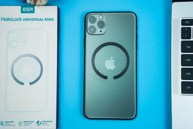 亿色车载无线充电器支架：吸附力强，充电迅速iPhone11pm也能用