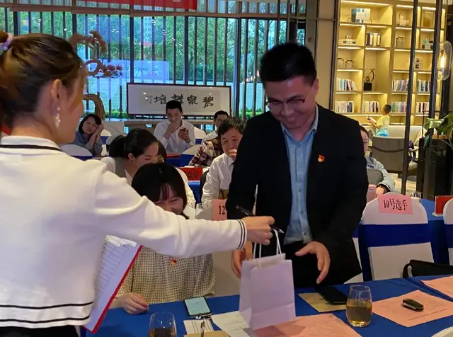 青春心向党 奋斗新征程丨湘潭市住建局举行青年学党史读书分享会