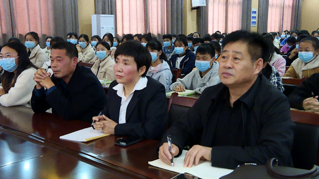 太康县大许寨镇中心校举行中招英语提分技能暨英语教师培训会