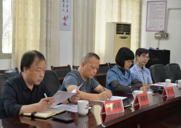 倾情研讨，共同成长—记湘潭凤凰中学2021年市级课题开题论证会