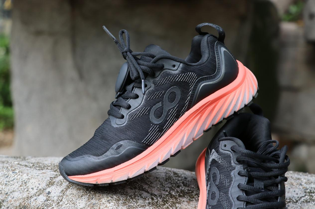 这一次，我的脚被它征服了—咕咚10K悦弹智能跑鞋