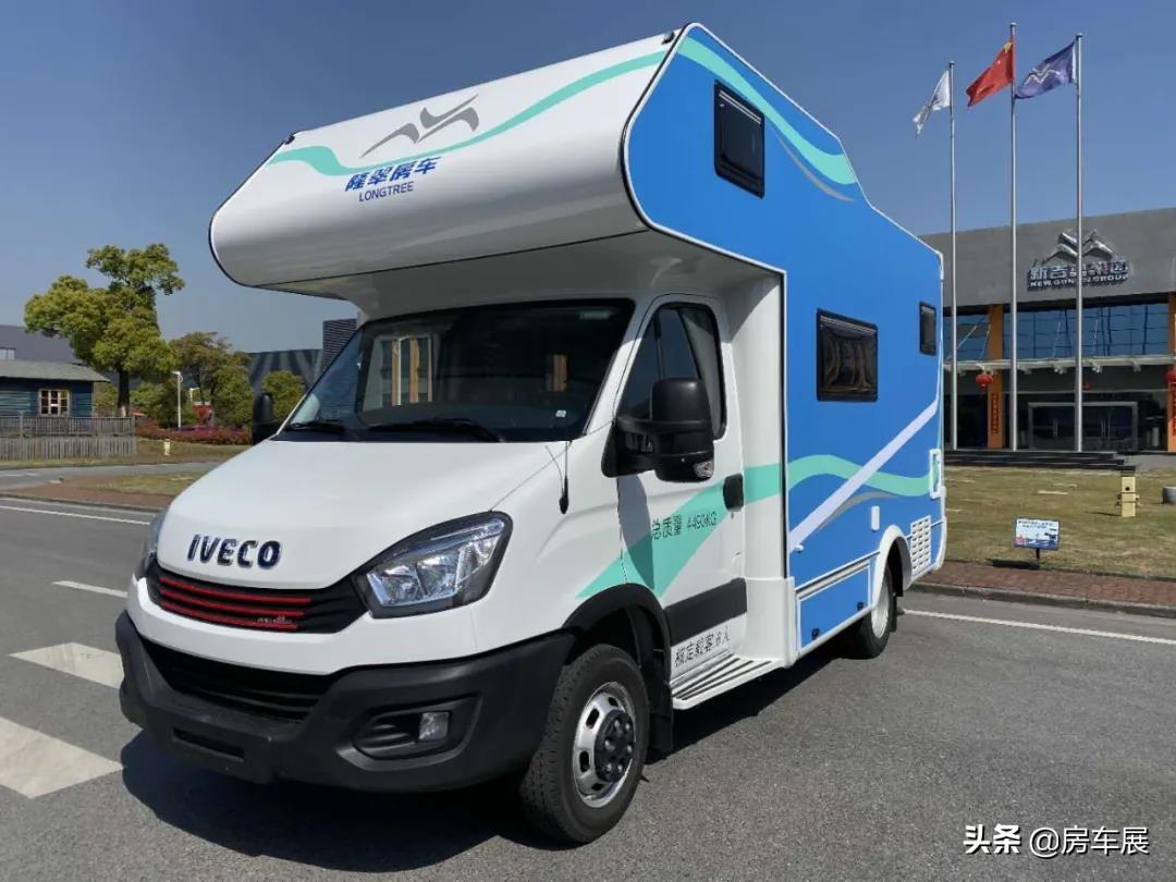 房車#戴德新自由風cc在外觀配色上與五菱百姓房車極為一致