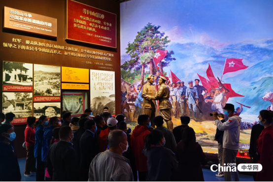 西藏基层干部赴京参观学习班第二期学员参观中国共产党历史展览馆