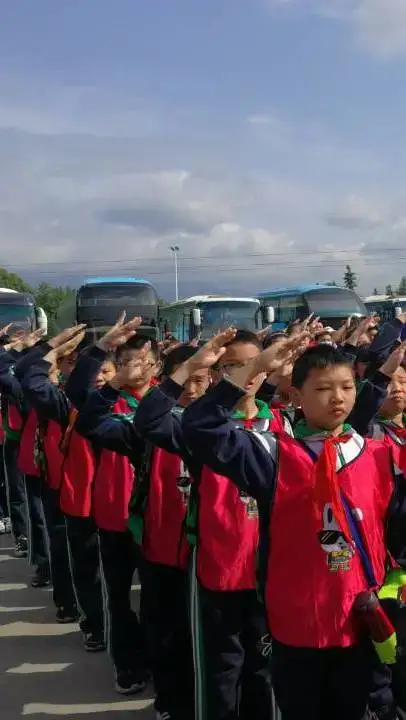 四川天府新区南湖小学：行走课堂｜传承红色精神 培育爱国情怀