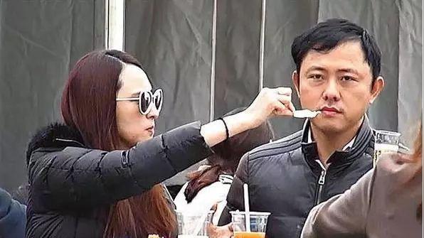 富豪男友变一贫如洗？吴佩慈用4个孩子和近10年青春换来了什么？