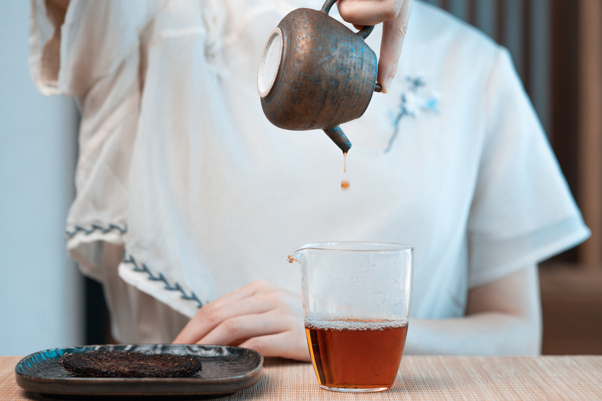 小喜年-为什么普洱茶存放一定时间更好喝？新的普洱能喝吗？