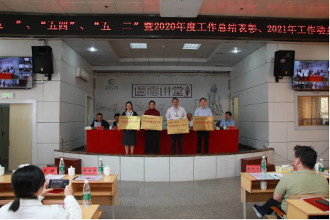 颜值爆表，技能开挂 | 以节日的名义给患者最暖的守护