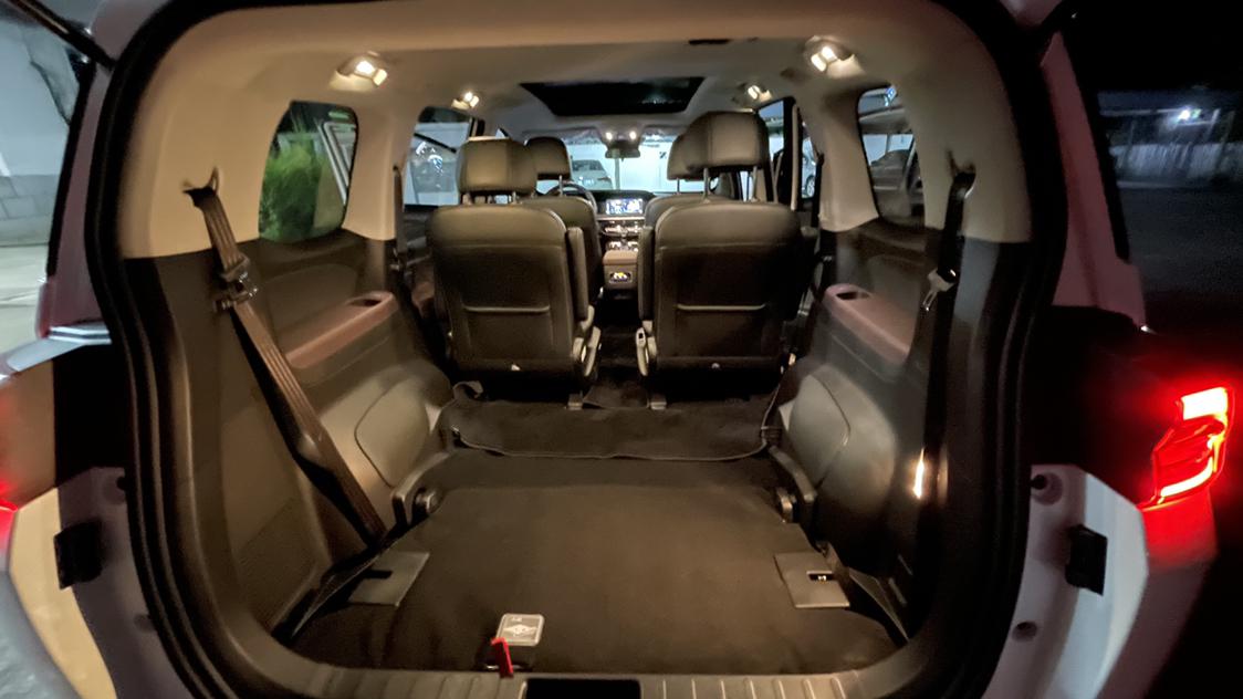 超大空间超高性价比mpv