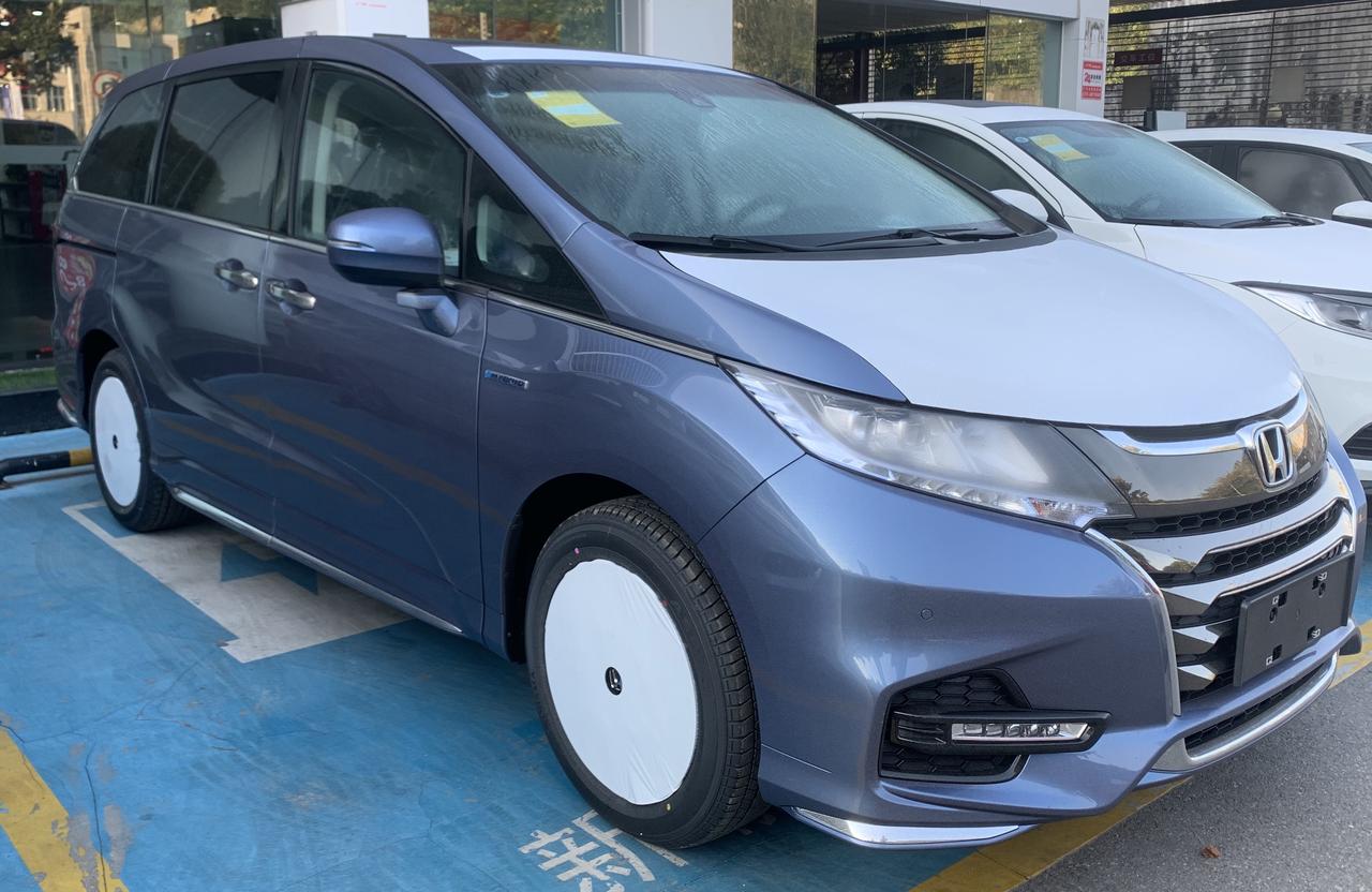 奥德赛这个颜色也挺漂亮的