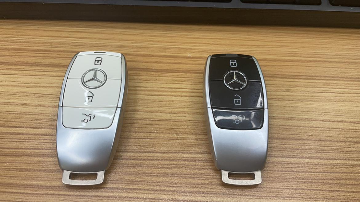 奔驰e300l钥匙改白色