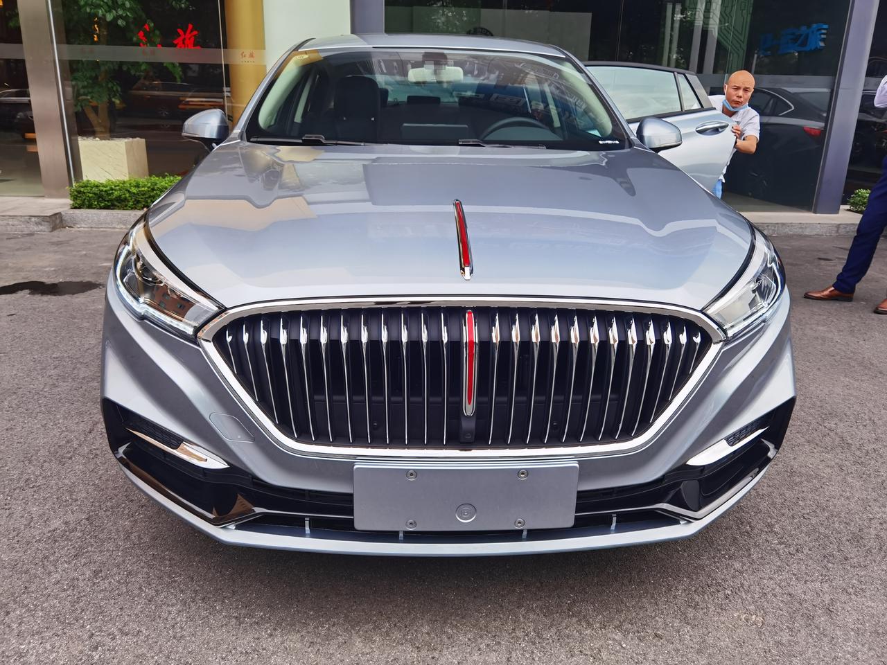 银色的有没有_红旗h5车友圈_用户1687102039394_懂车帝