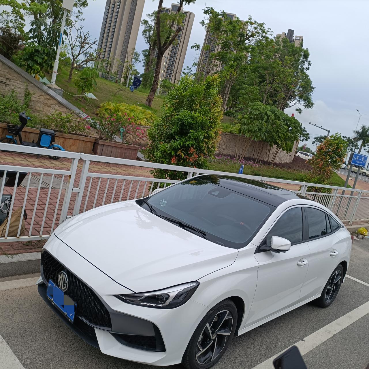 贴了黑顶感觉不错_名爵5车友圈_sngbg_懂车帝