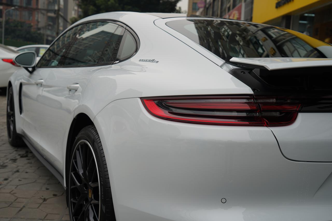 今日交车第二台 保时捷帕拉梅拉 原车漆:细花白 全车装贴xp