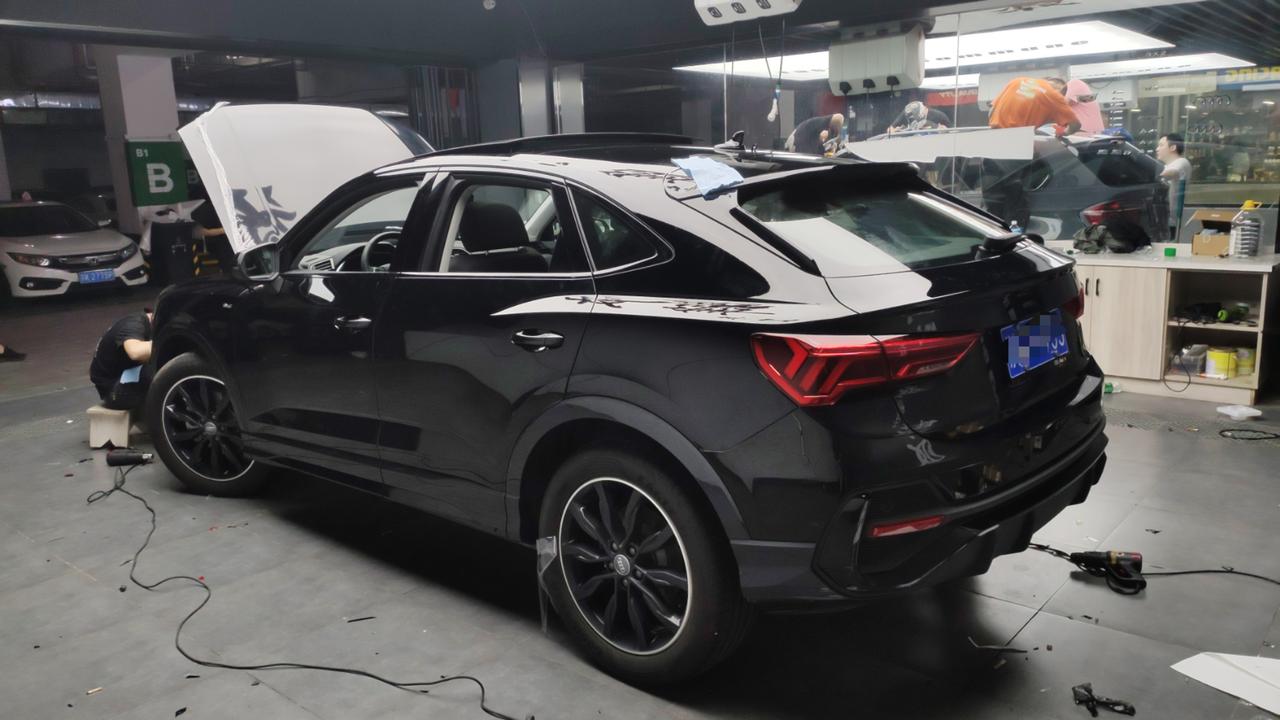 q3 轿跑 手动黑武士版本 等不起原厂黑光包,买不到黑色车