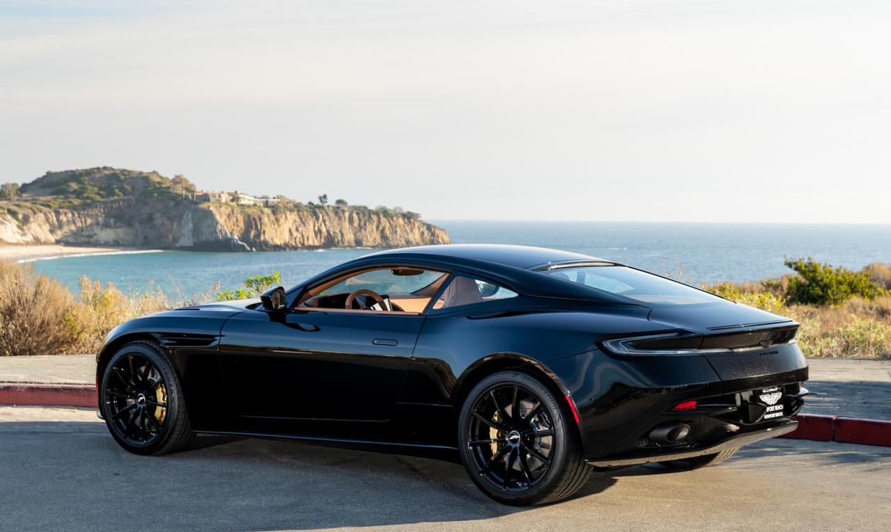 阿斯顿马丁db11amr