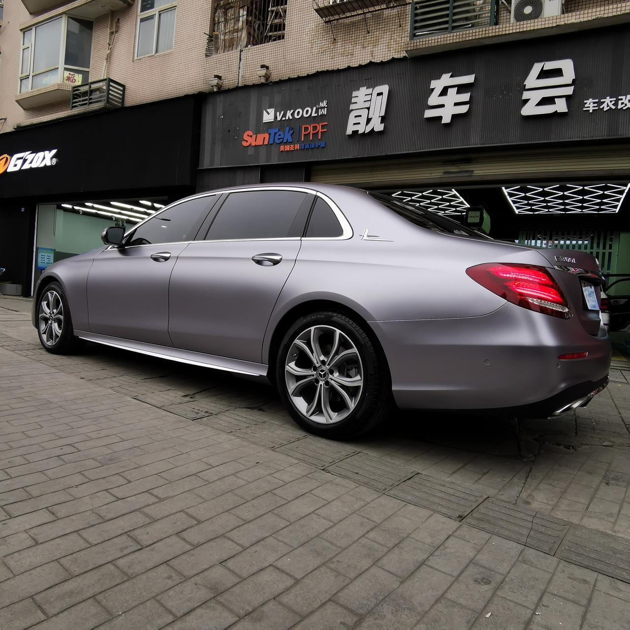 奔驰e300l车身改色贴膜电光钛灰