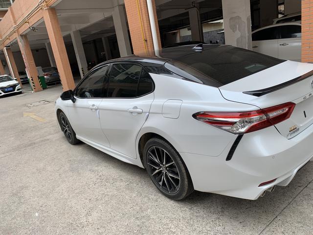 凯美瑞25s黑白双色落地23内可以拿下