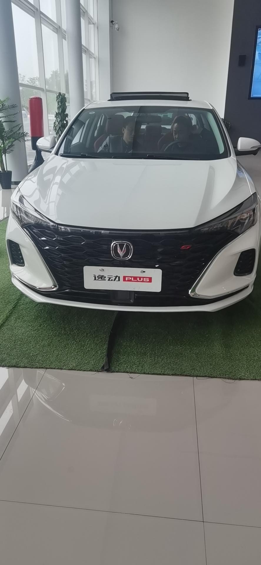 长安逸动plus中国品牌轿车销量冠军,颜值与智慧并存的品质家