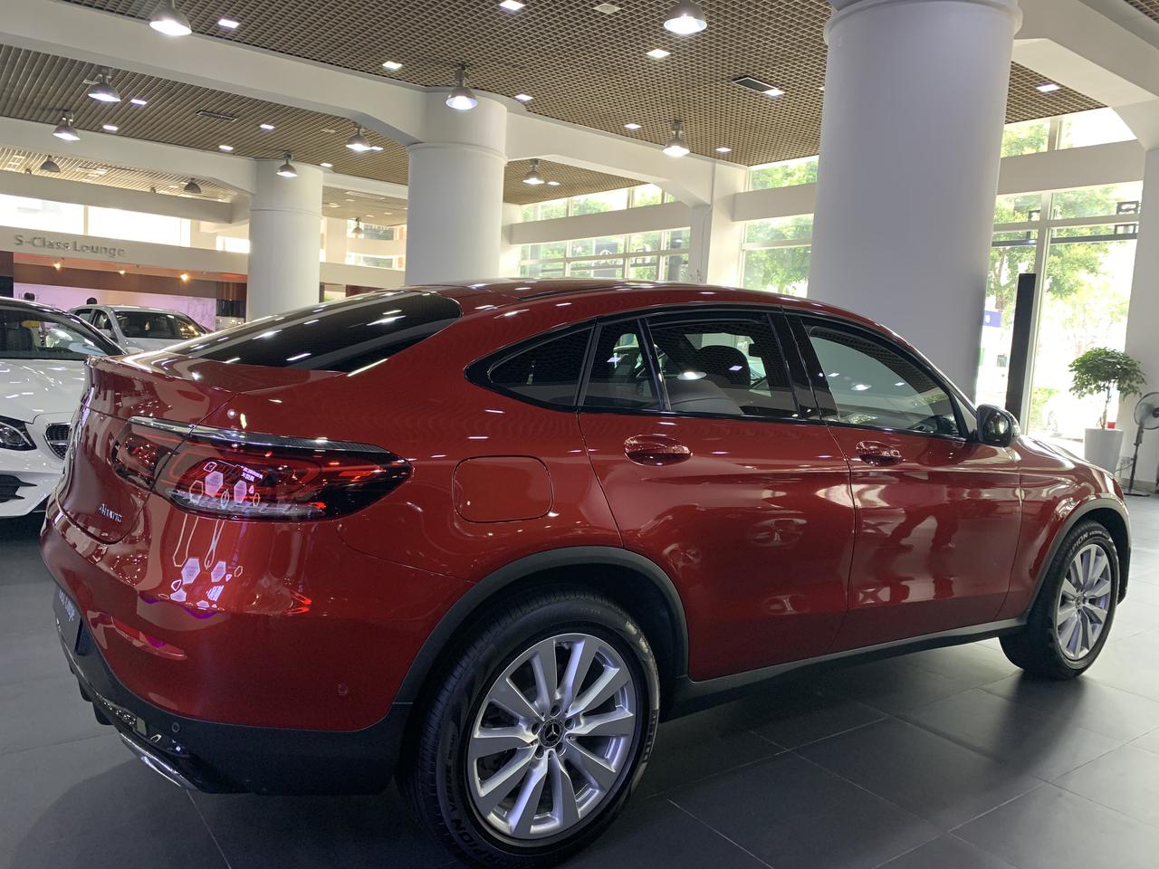 奔驰红色glc轿跑_奔驰glc车友圈_南阳庞大奔驰北京路店_懂车帝