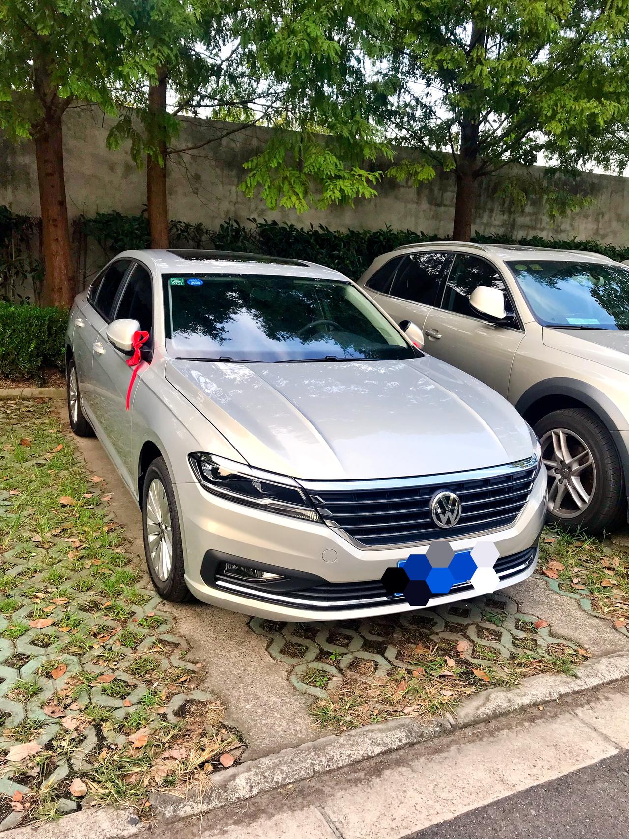 朗逸plus1.5l自舒风雅金,很适合家用,买之前看了很多帖