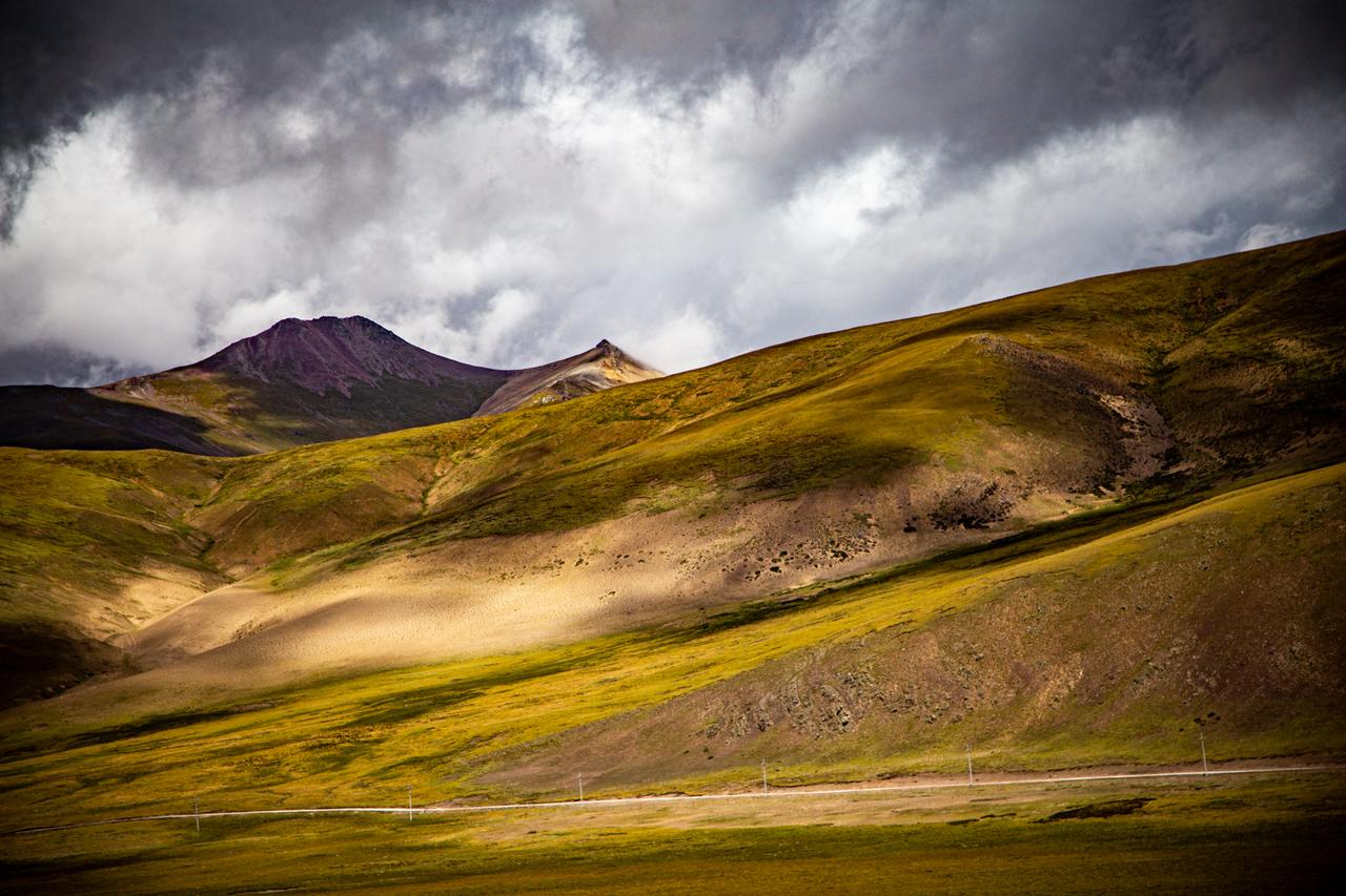 荣威rx8进藏吧之邦达草原 经常有人会用"最美xx线"来秒速