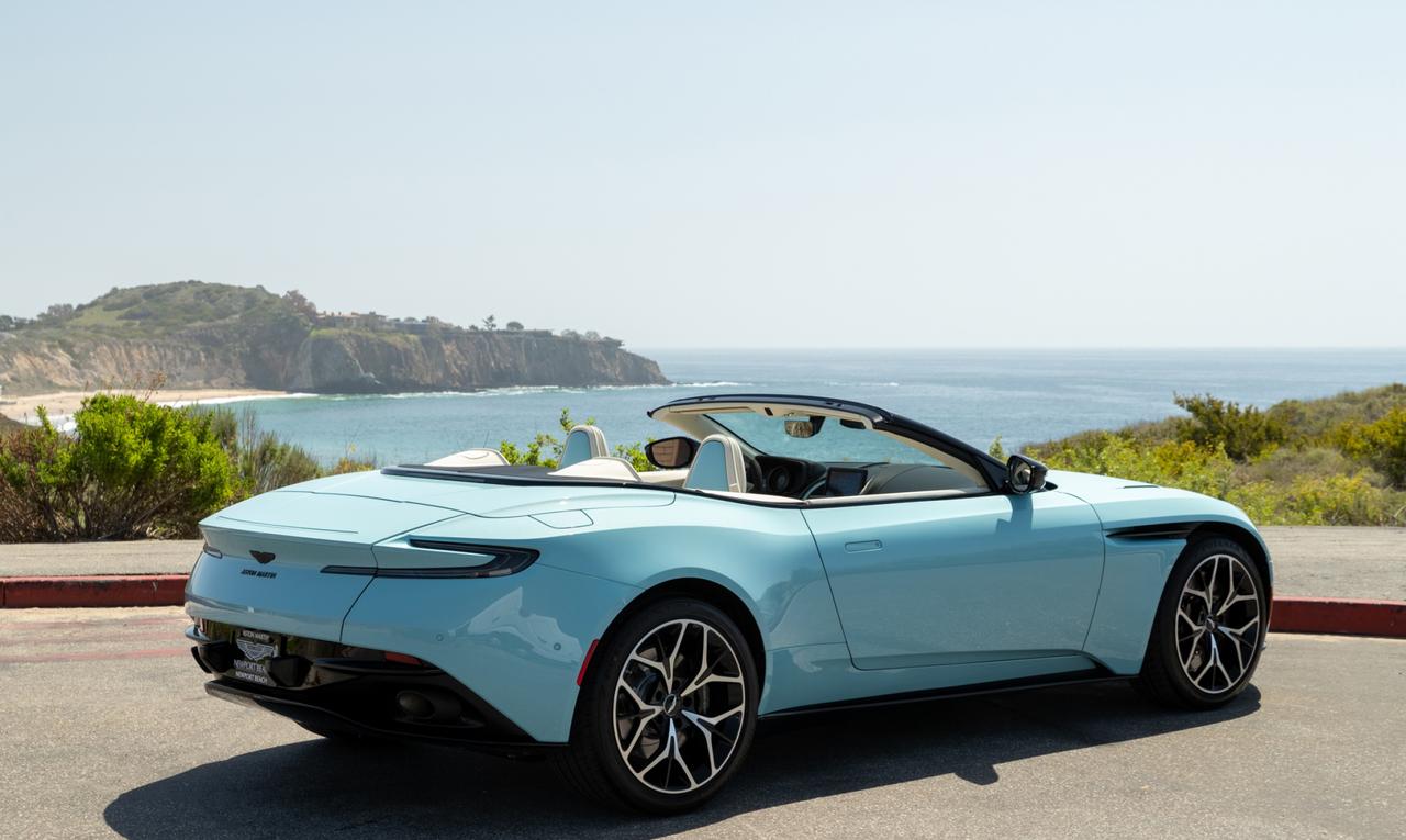 阿斯顿马丁db11volante