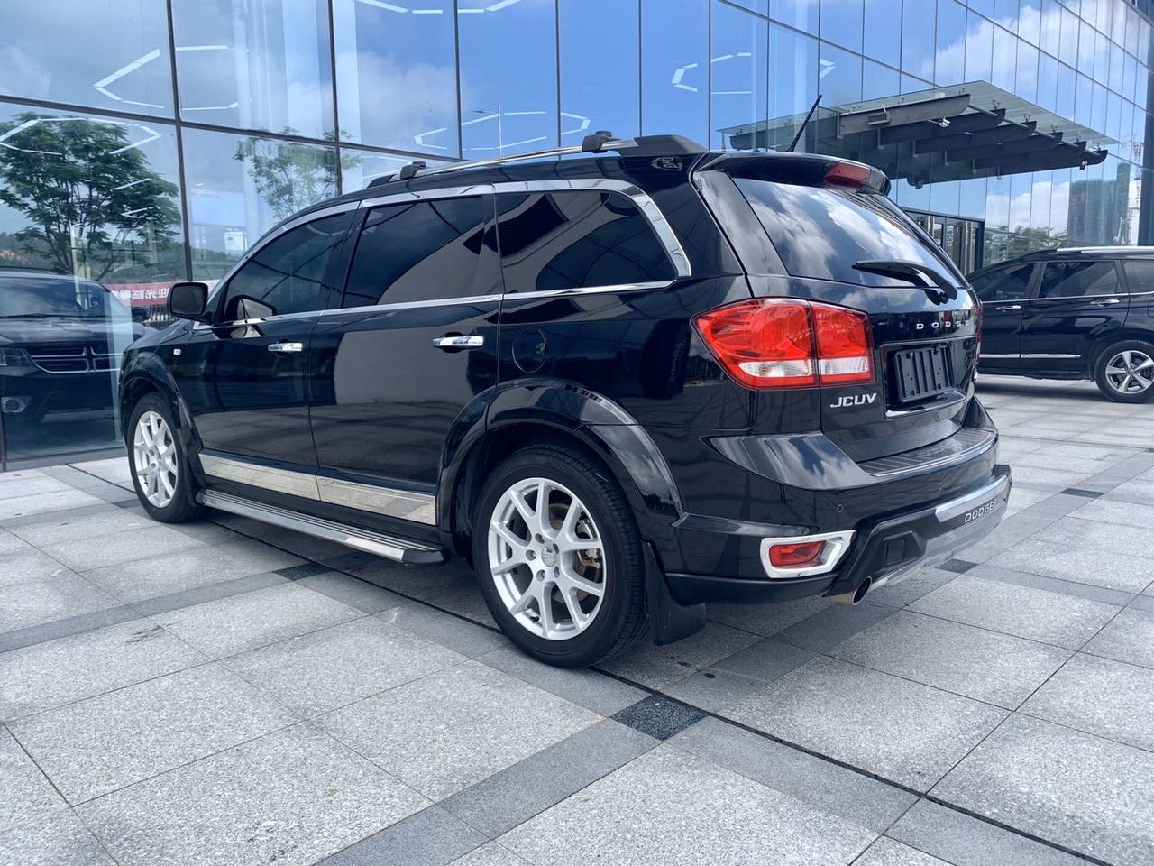 进口14年道奇酷威2.4l豪华suv,当年新车落地30万出头