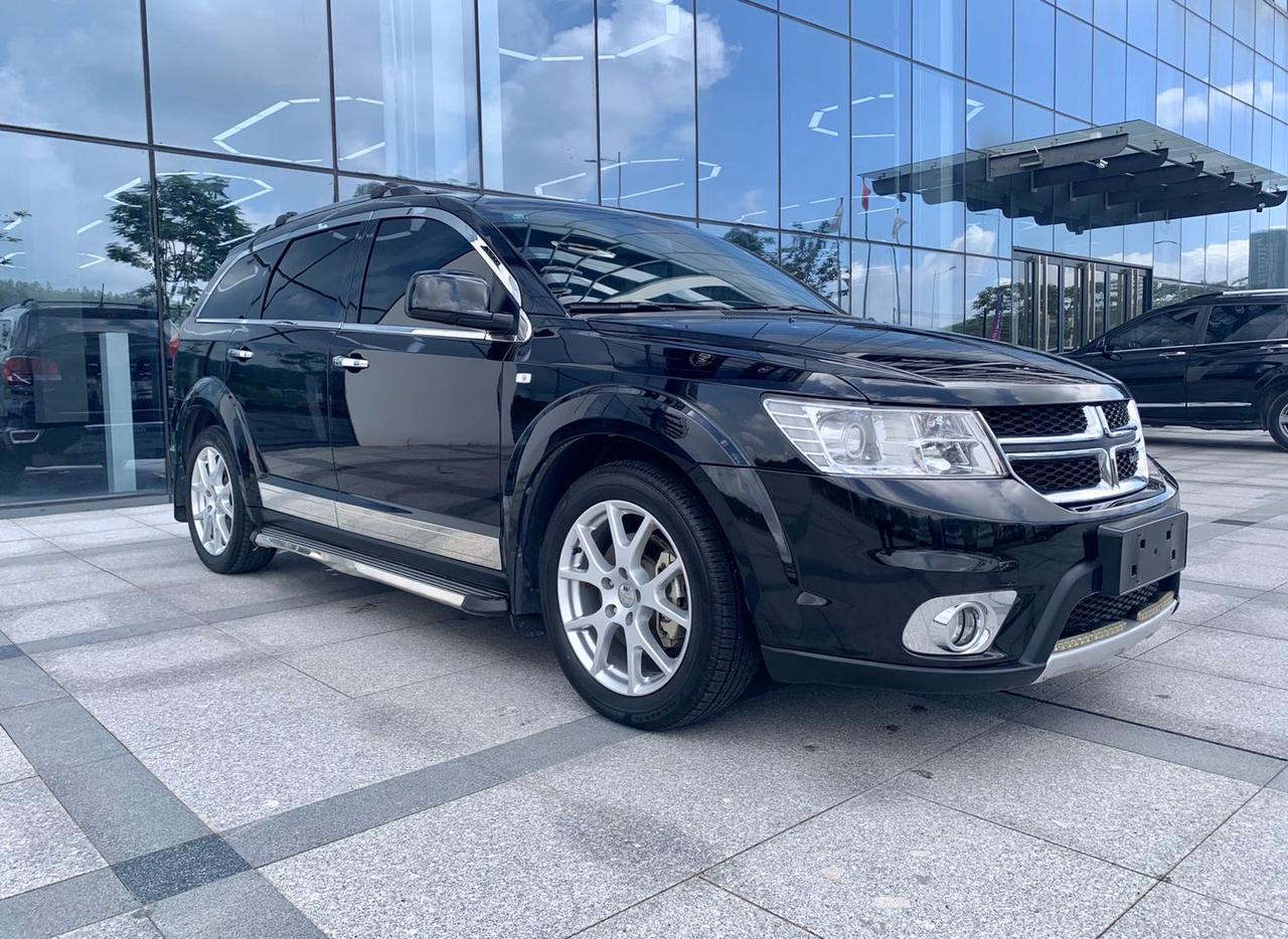 进口14年道奇酷威2.4l豪华suv,当年新车落地30万出头