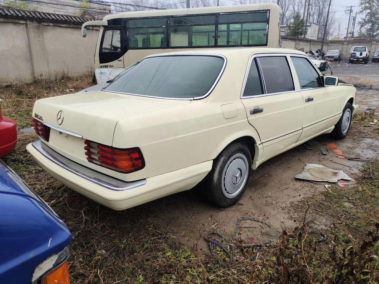 奔驰560sel w126 虽然我也喜欢w126,但这颜色真