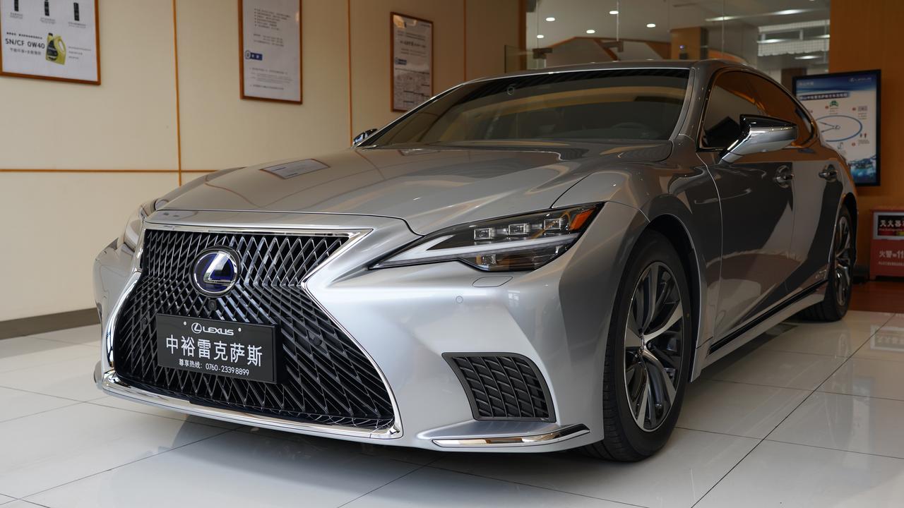 今天终于提车了铱泽银的ls500h