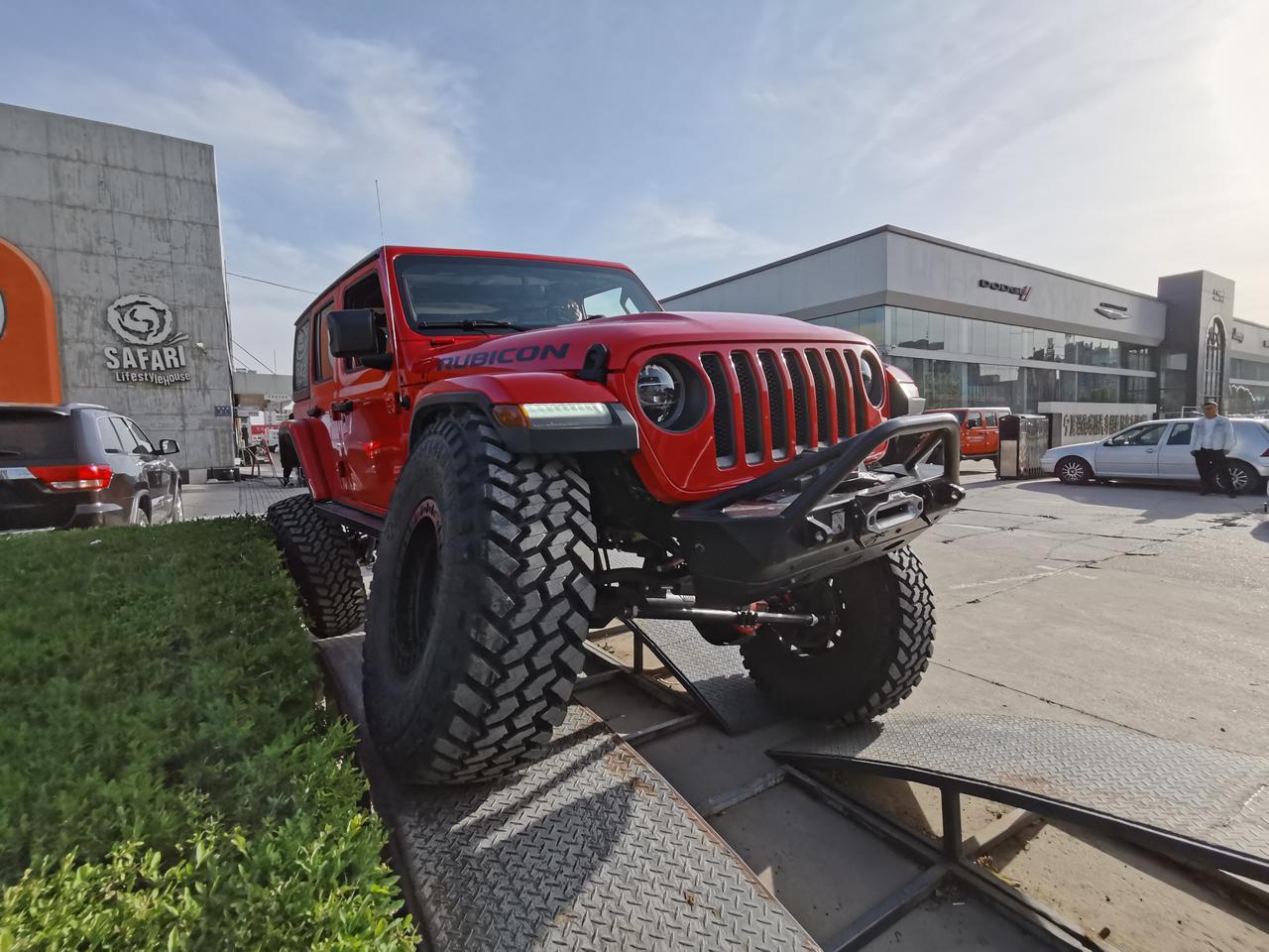 2020款jeep牧马人改装车地狱猫落地测试_牧马人车友圈_懂车帝