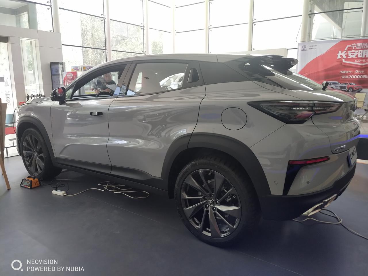 今天去看车了 水泥灰 我除了说帅还能干啥 上图吧_长安uni-t车友圈_懂