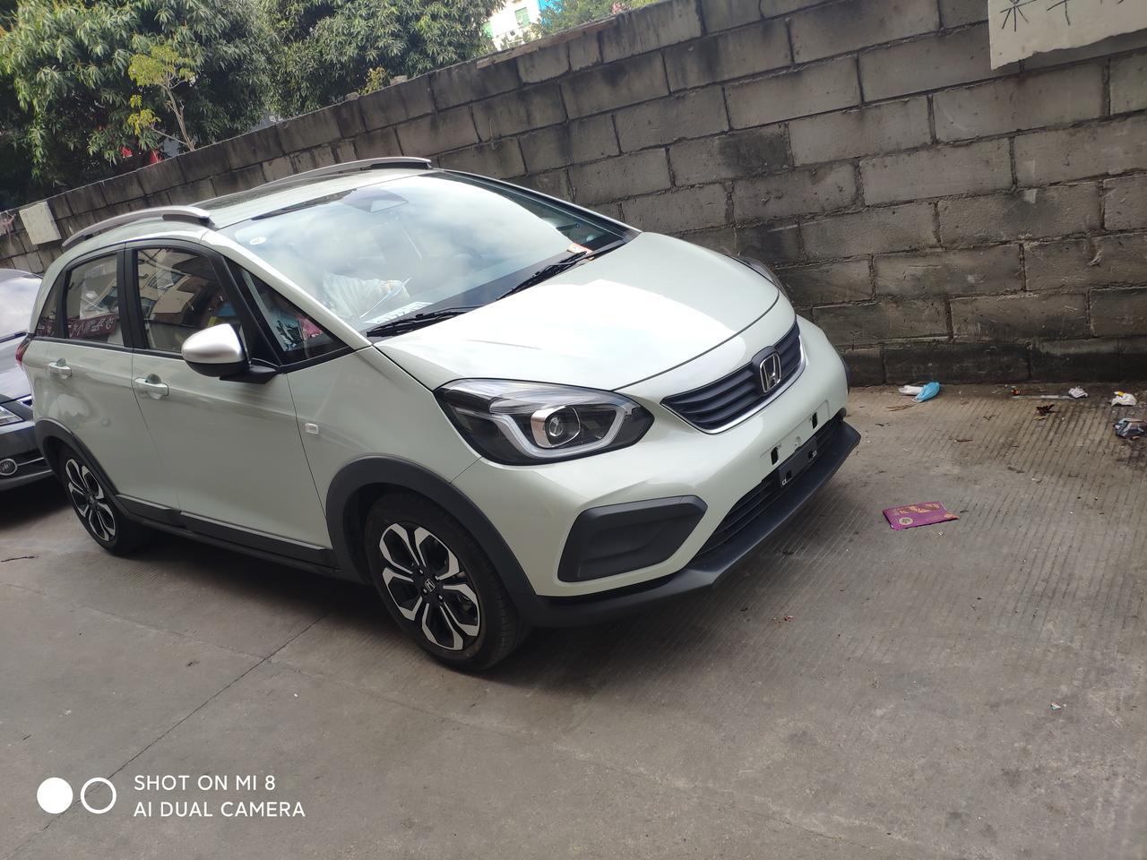 首先恭喜我花了12w提了一辆小飞度,买的是碧光翠的潮越max