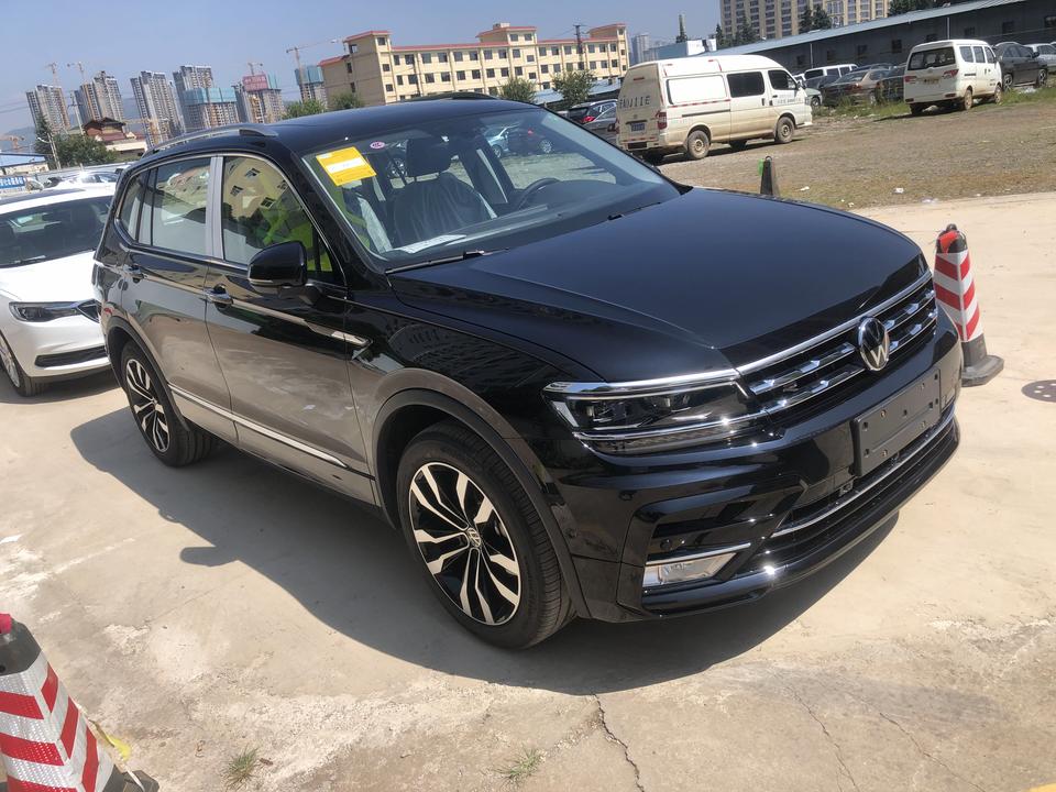 2021款途观lrline 运动套件包围的车身真的很漂亮,比