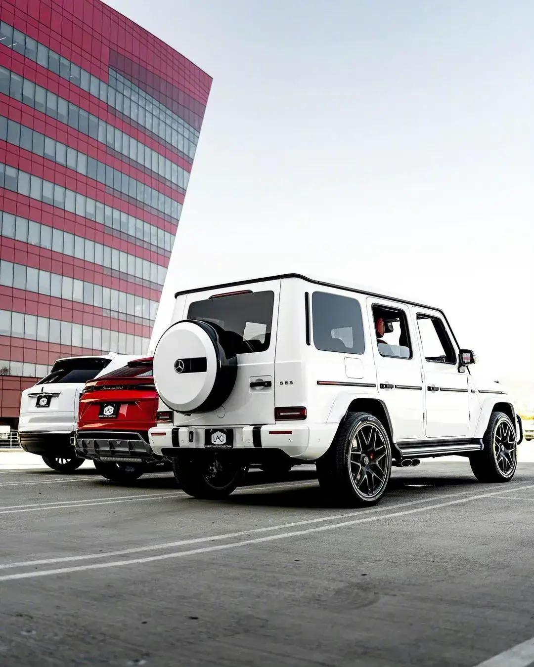 三剑客库里南urus大g