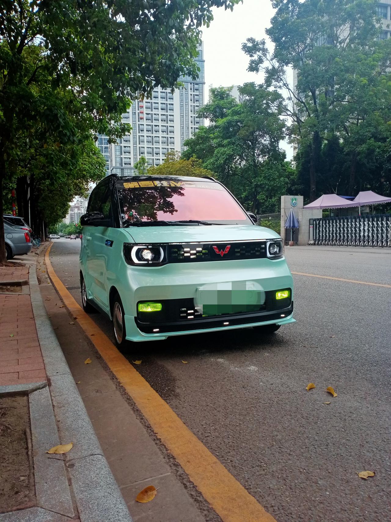 牛油果绿新人报道_五菱宏光miniev车友圈_蠢蠢域动_懂车帝