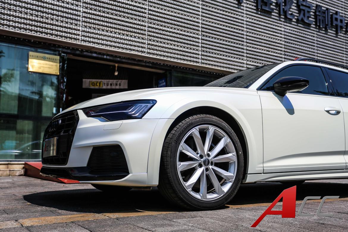 奥迪a6allroad改色电光白变蓝