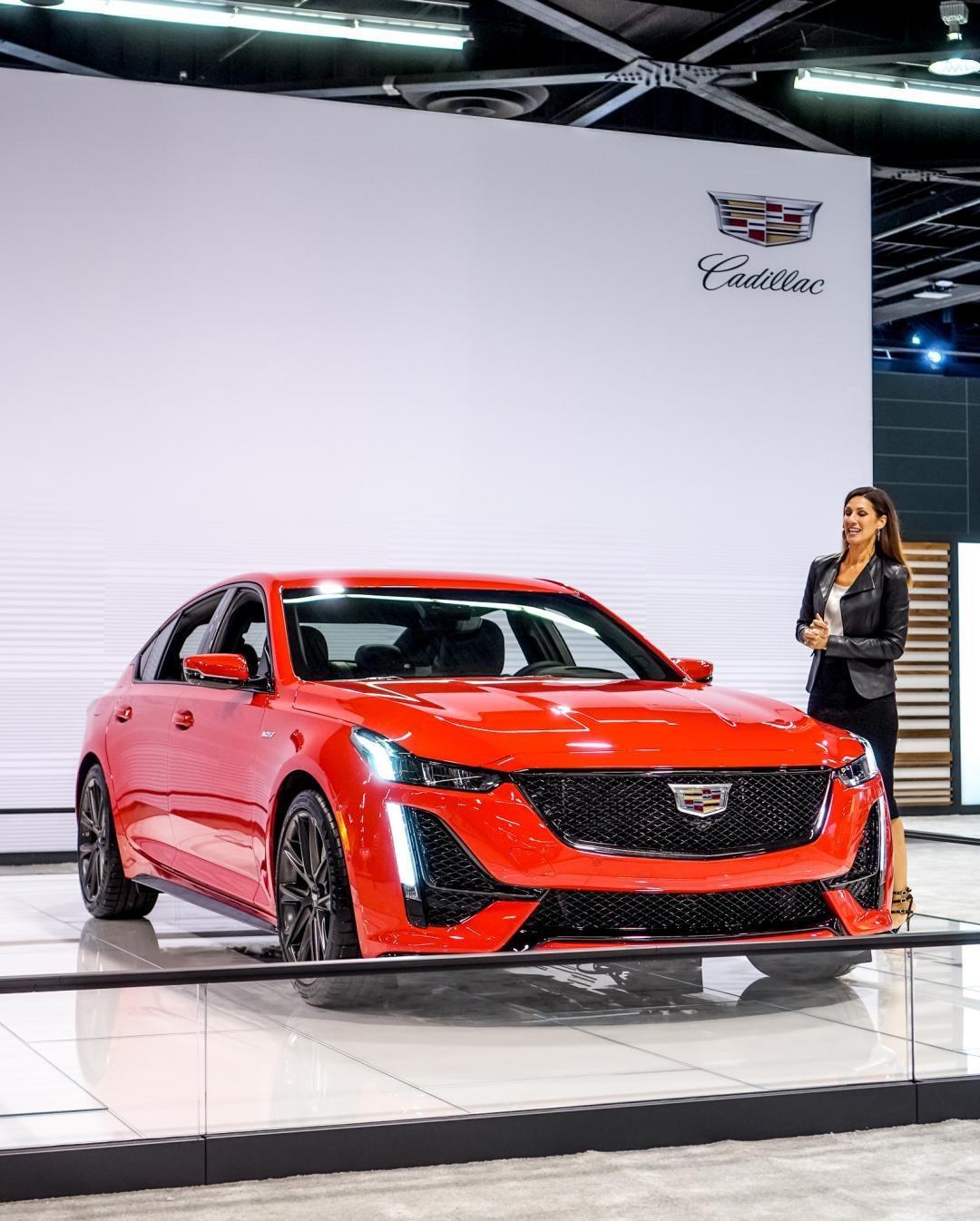 凯迪拉克ct5-v海外实车实拍照,外形更加犀利与运动!日前